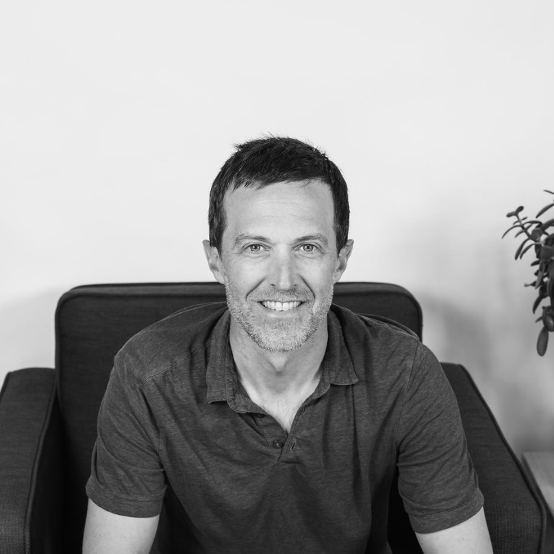 Headshot of Chris Agnew