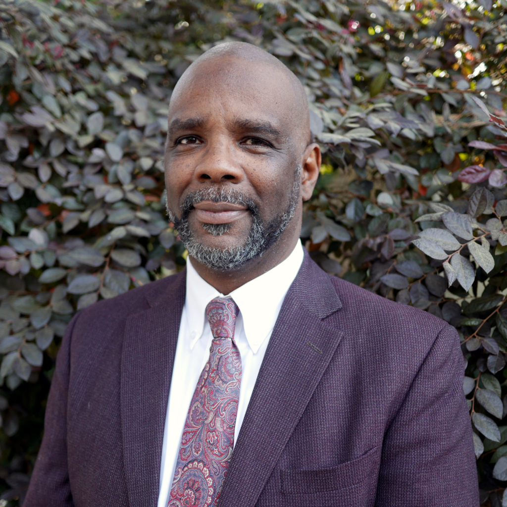 Headshot of Kareem Weaver